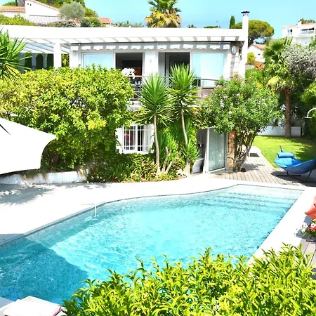 Villa Villa: 15 Mins Walk To & Centre Cannes