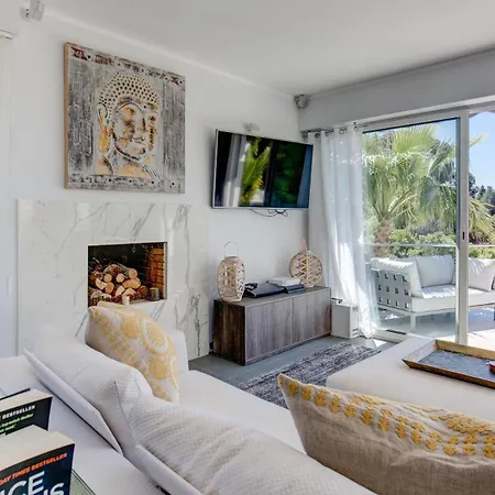 Villa: 15 Mins Walk To & Centre Villa