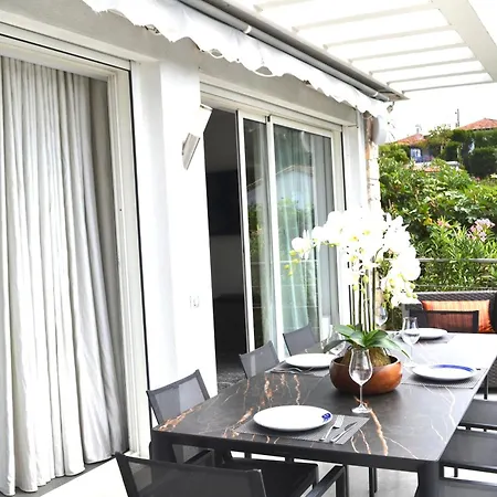 Villa: 15 Mins Walk To & Centre Villa *